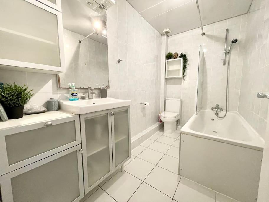 *New* Beautiful 2 Bedroom House In Central Location Londra Exterior foto